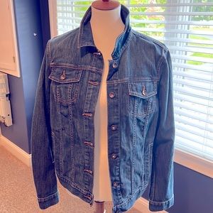 Woman’s LLBean Jean Jacket Size Large.